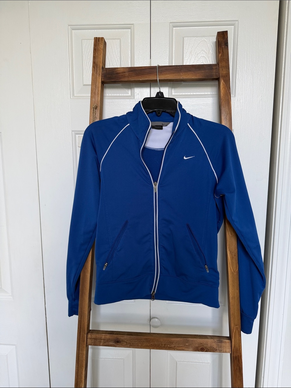 Nike Women’s Dri Fit Royal Blue Full-Zip Track Jacket XS